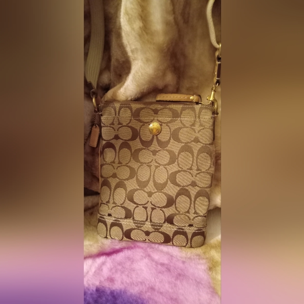 Coach Vintage Tan & Brown Crossbody Bag EUC